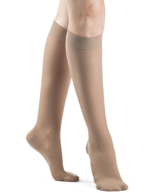 Dynaven Opaque 20-30 mmHg Knee High w/ Silicone Grip Top