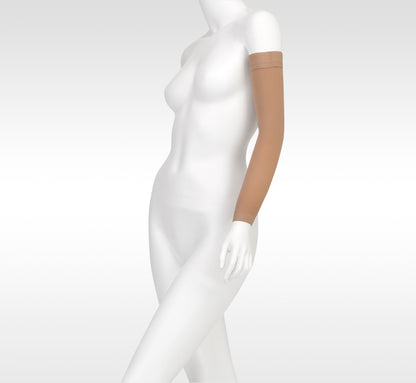 Mannequin wearing a white outfit with a brown arm sleeve on a light gray background in Juzo from compressionsale