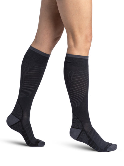 Sigvaris Unisex Motion Flow Tech Compression Socks 20-30mmHg?imgid=432CW199