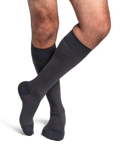Sigvaris Mikrofasermuster (ehemals 830 Mikrofasertöne) Kniestrümpfe für Herren, 20–30 mmHg, geschlossene Zehenpartie