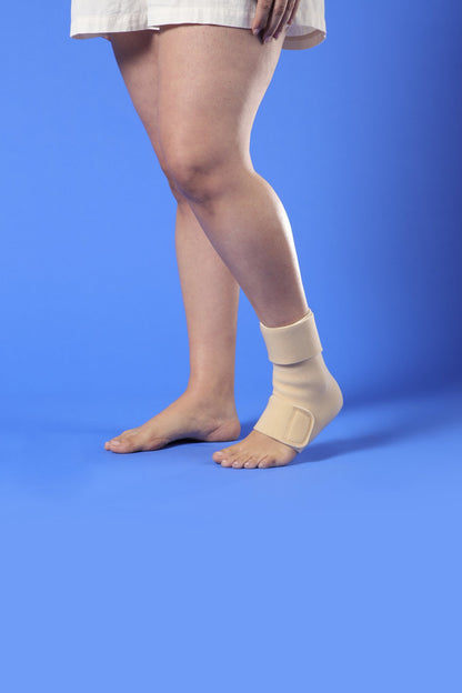 Thuasne BiFlex Self-Adjust Foot Wrap 20-50 mmHg - worn, close-up