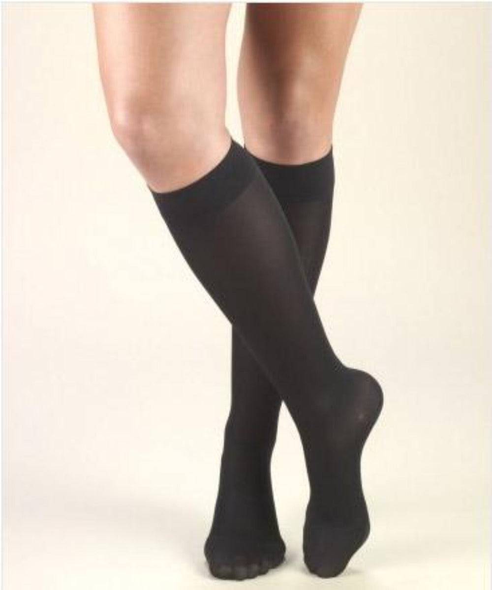 Second Skin Soft and Opaque 20-30 Opaque Knee High Closed Toe