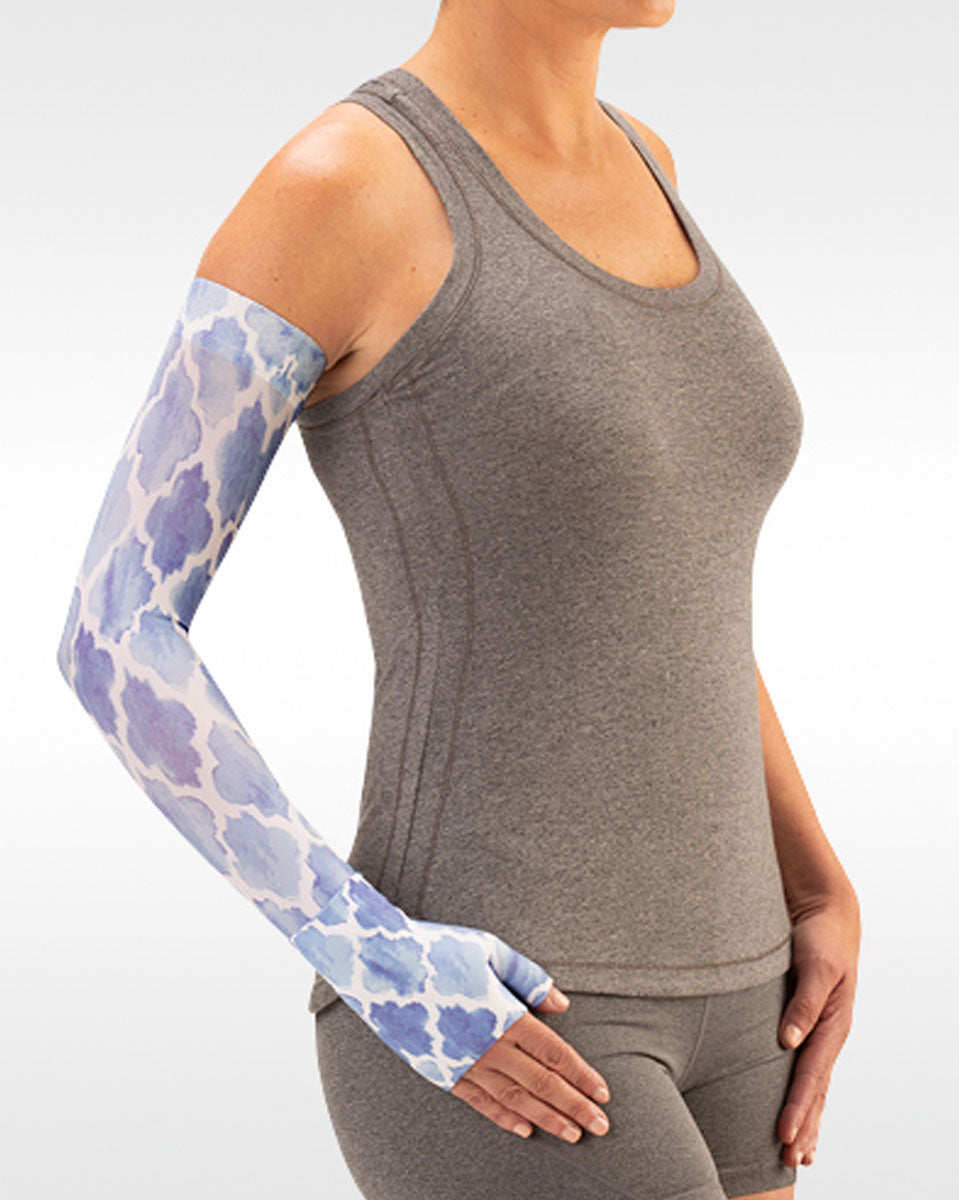 Juzo Soft 2001CG Print Series Armstulpen 20-30 mmHg mit Silikon-Oberband – Neue Muster – 1